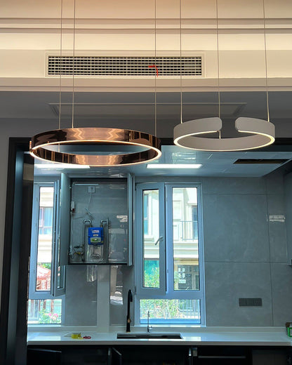 Manial. LED Kronleuchter Modern Schwarz Gold – Ring Pendelleuchte