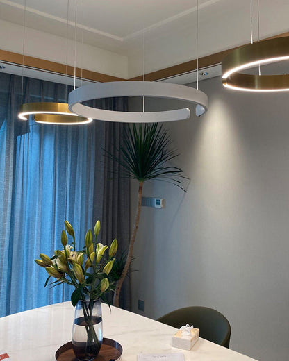 Manial. LED Kronleuchter Modern Schwarz Gold – Ring Pendelleuchte