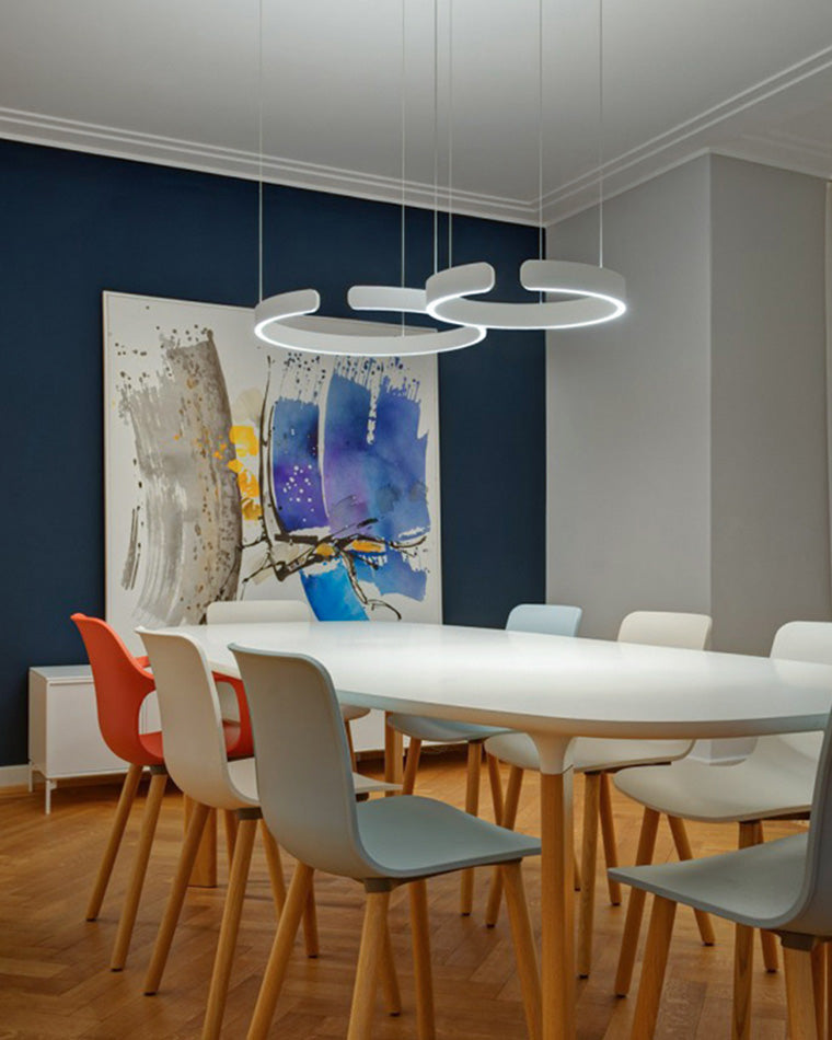 Manial. LED Kronleuchter Modern Schwarz Gold – Ring Pendelleuchte