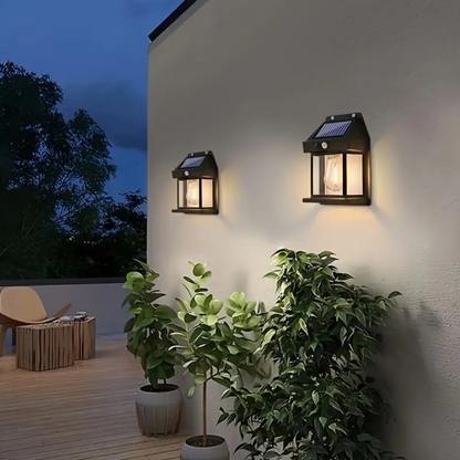 Manial. Solar Wandleuchte Außen – Schwedische Design-Lampe