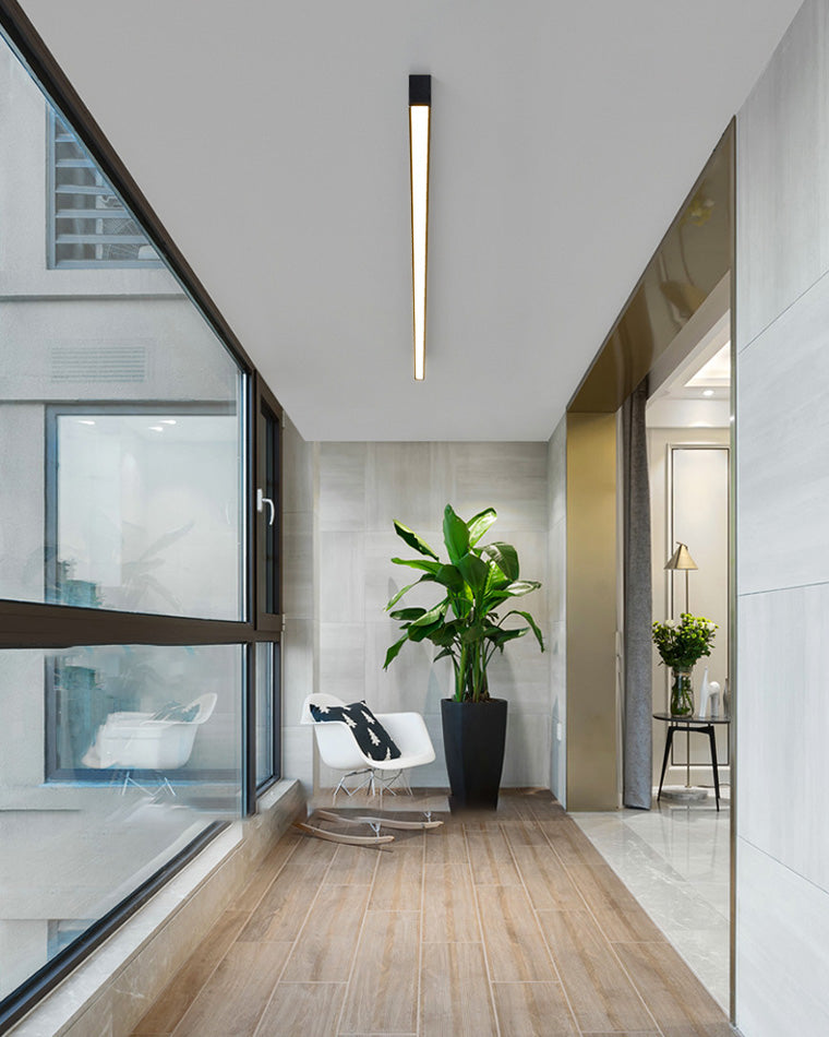 Manial. Lineare LED Deckenleuchte