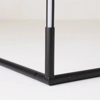 Manial. Dimmbare LED Stehlampe mit Fernbedienung