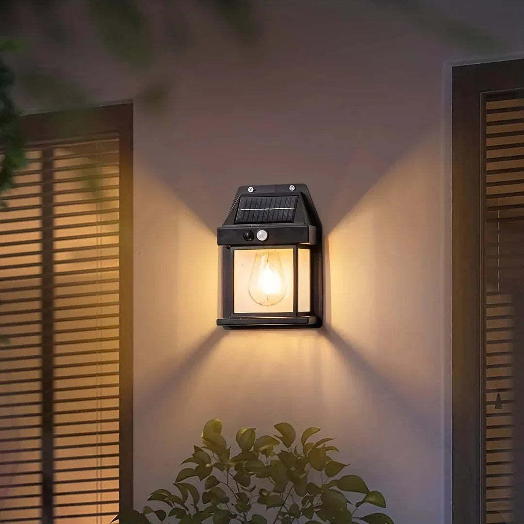 Manial. Solar Wandleuchte Außen – Schwedische Design-Lampe