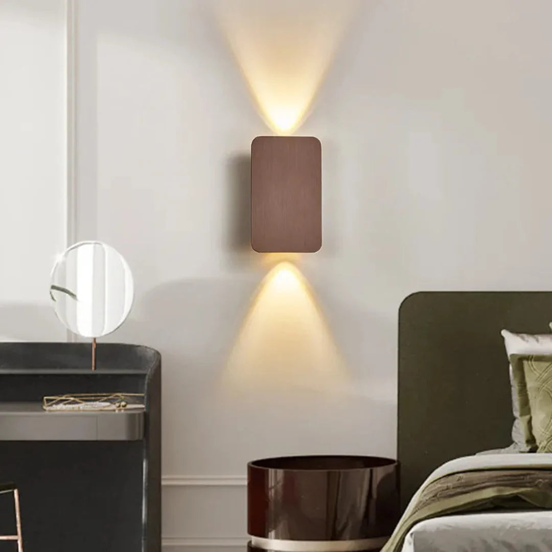 Manial. Moderne LED Up-&-Down Wandleuchte – Rechteckige Aluminium Wandlampe Innen