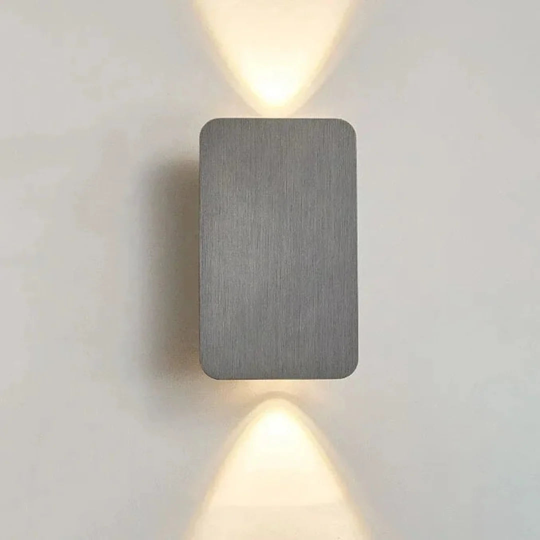 Manial. Moderne LED Up-&-Down Wandleuchte – Rechteckige Aluminium Wandlampe Innen