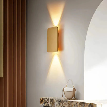 Manial. Moderne LED Up-&-Down Wandleuchte – Rechteckige Aluminium Wandlampe Innen