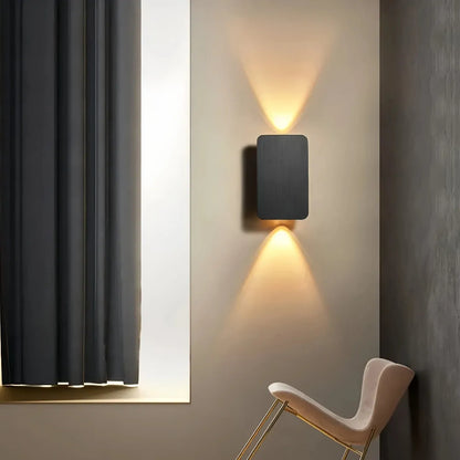 Manial. Moderne LED Up-&-Down Wandleuchte – Rechteckige Aluminium Wandlampe Innen