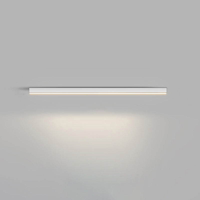 Manial. Lineare LED Deckenleuchte