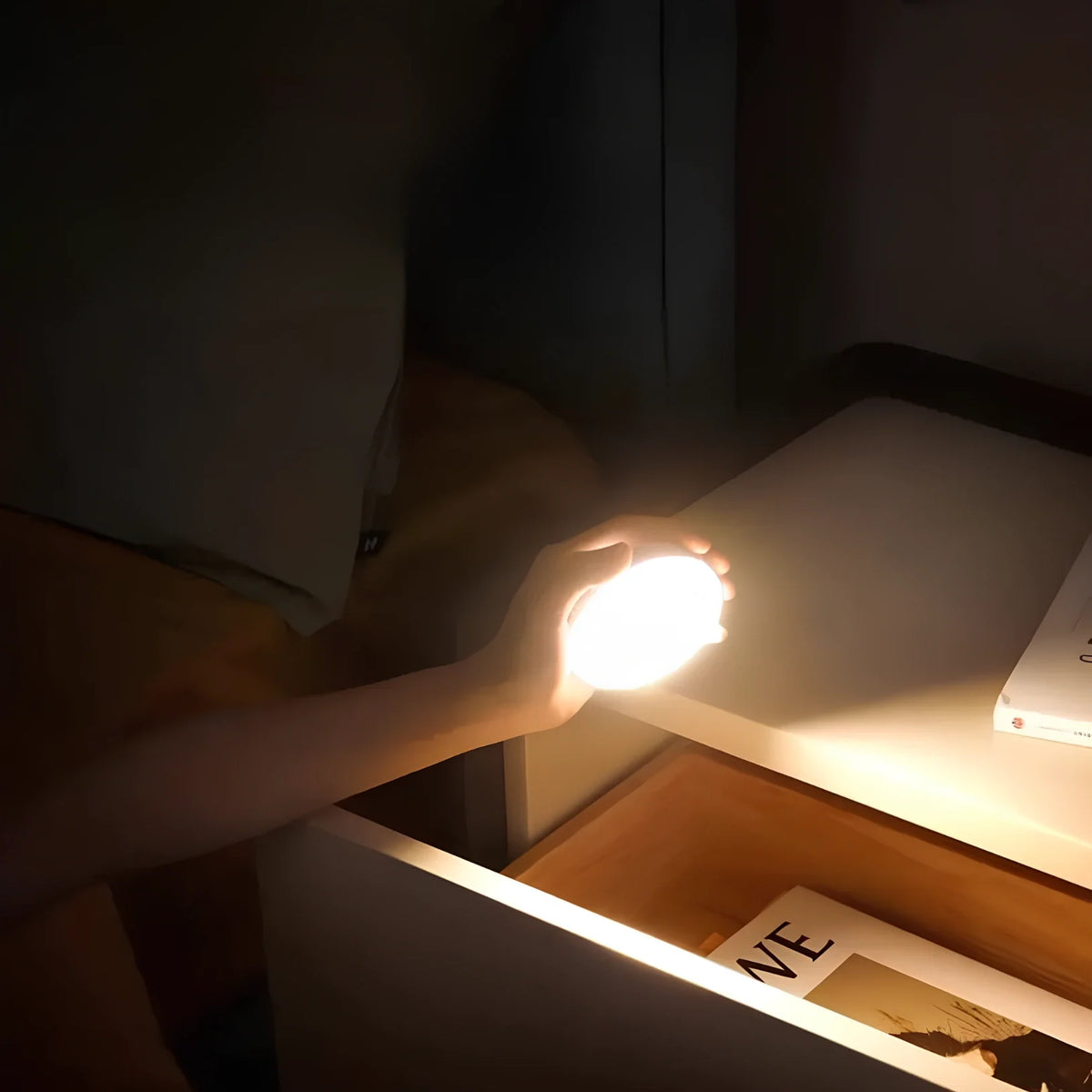 Manial. LED Leuchte mit Bewegungsmelder – Kabelloses Magnet-Licht