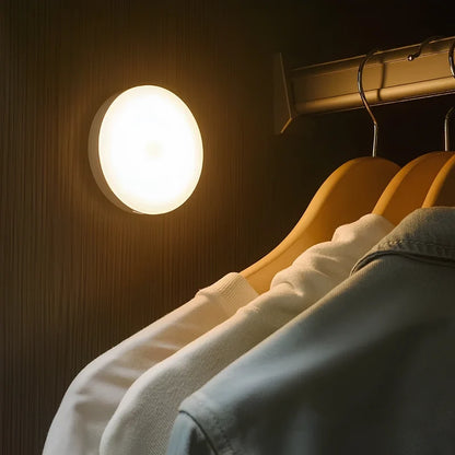 Manial. LED Leuchte mit Bewegungsmelder – Kabelloses Magnet-Licht