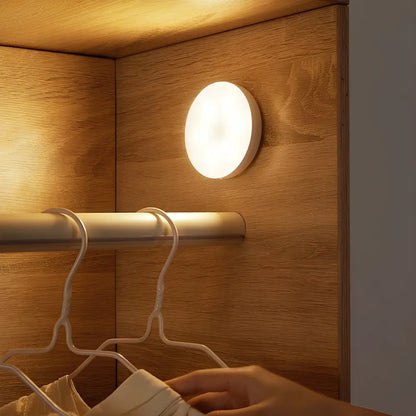 Manial. LED Leuchte mit Bewegungsmelder – Kabelloses Magnet-Licht