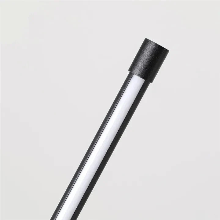 Manial. Dimmbare LED Stehlampe mit Fernbedienung
