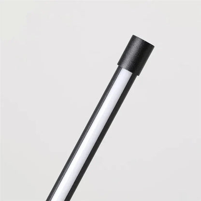 Manial. Dimmbare LED Stehlampe mit Fernbedienung