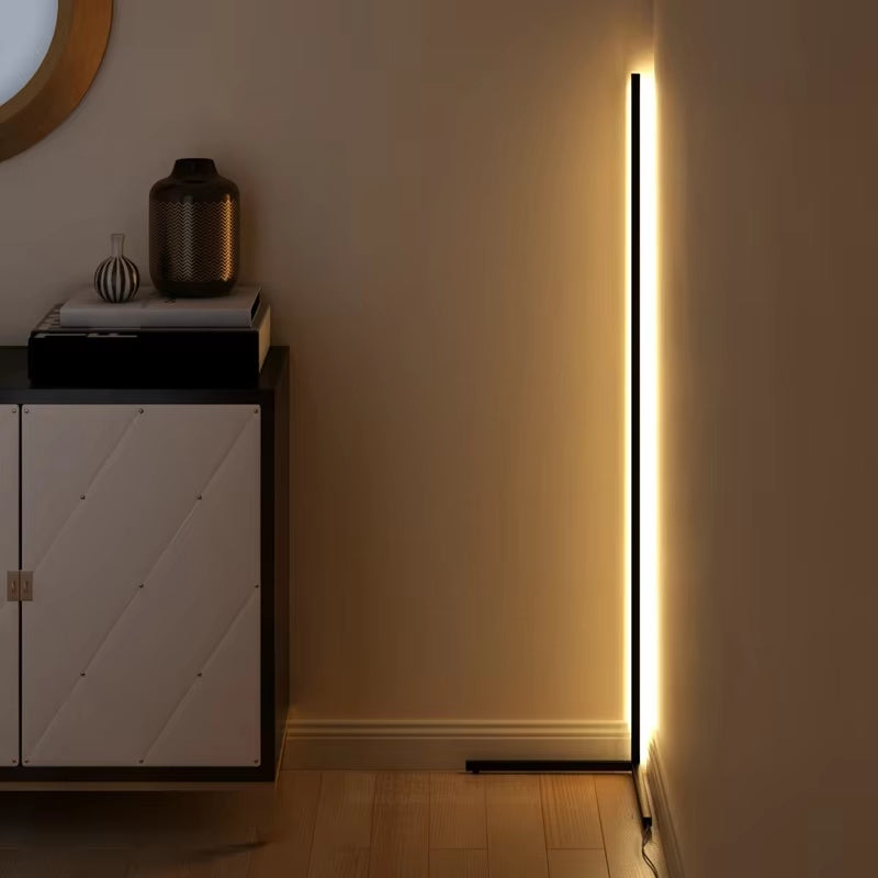 Manial. Dimmbare LED Stehlampe mit Fernbedienung