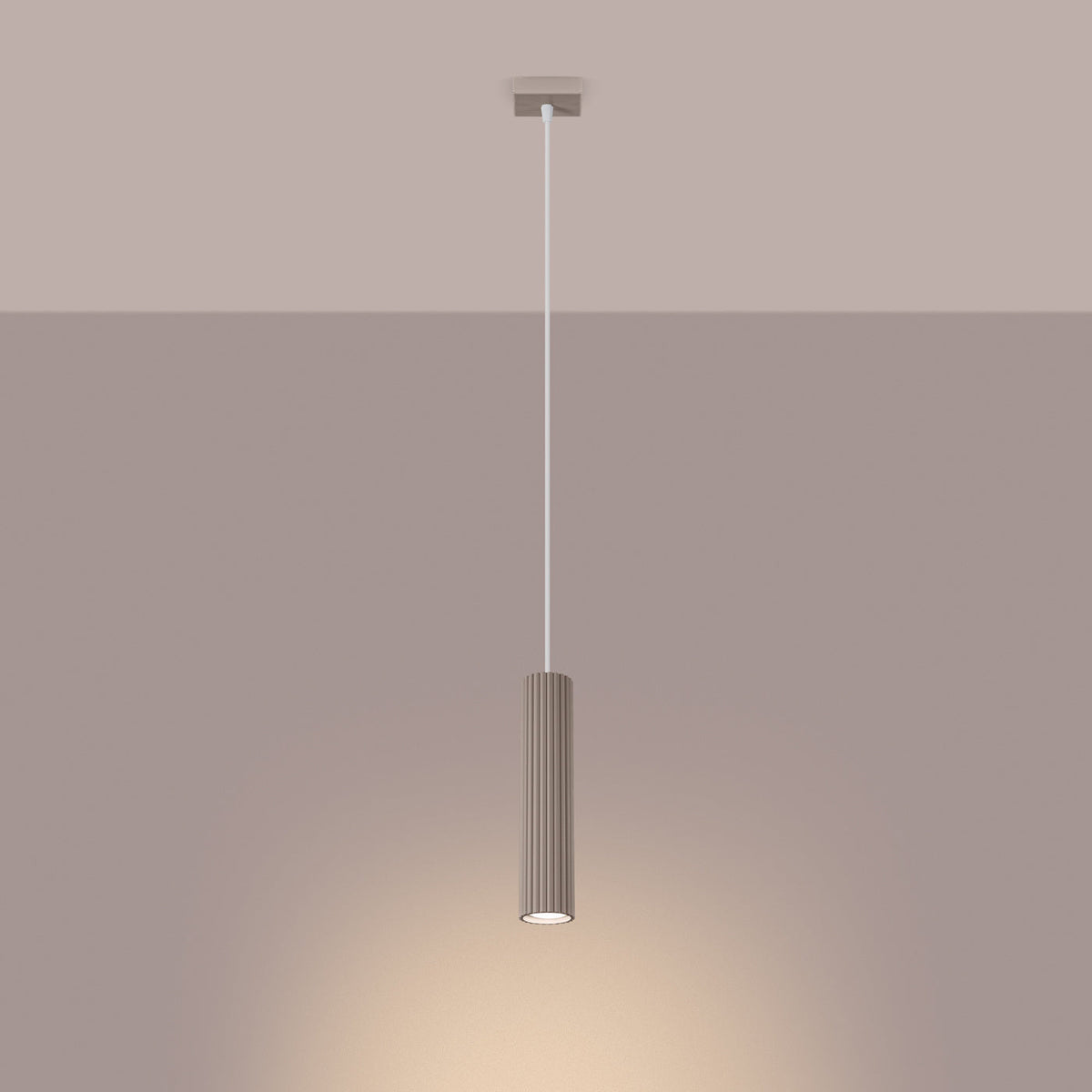 Schlanke Pendelleuchte aus Aluminium (GU10)