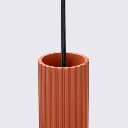 Schlanke Pendelleuchte aus Aluminium (GU10)