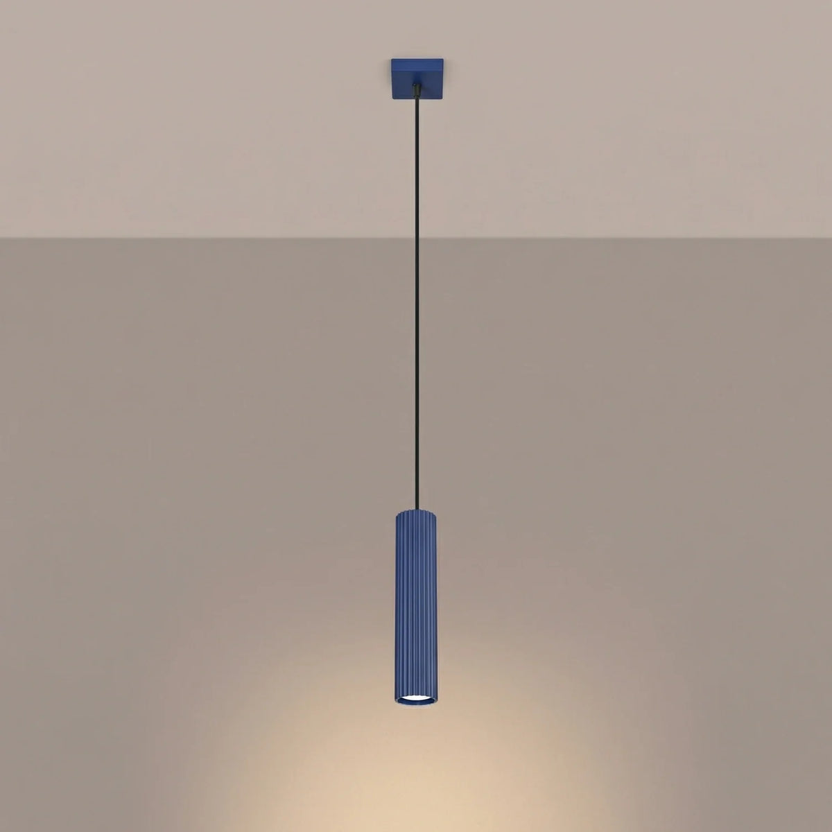 Schlanke Pendelleuchte aus Aluminium (GU10)